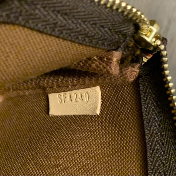 ❌SOLD❌ NEW Louis Vuitton Mini Pochette Accessoires in Monogram Canvas - Picture 9 of 9